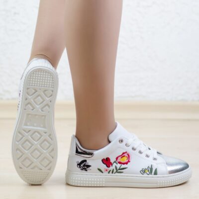 Кецове с бродерия White