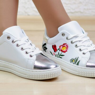 Кецове с бродерия White