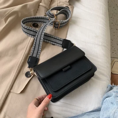 Малка чанта Clara Black