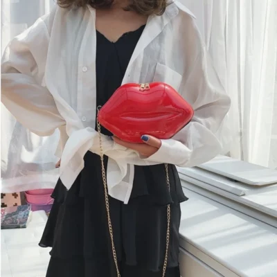 Малка чантичка Red Lips