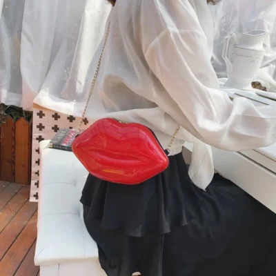 Малка чантичка Red Lips