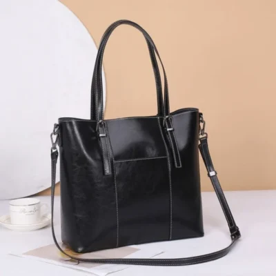 Дамска чанта от естествена кожа Black 1159 - черна