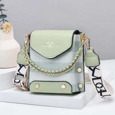 Малка дамска чанта кожена Green 1167 - зелена