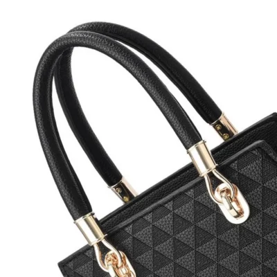 Стилна дамска чанта кожена Winter Black - черна