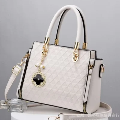 Стилна дамска чанта кожена Winter White - бяла