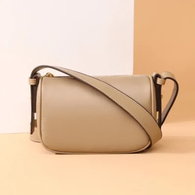 Малка дамска чанта от естествена кожа Beige 1222 - бежова