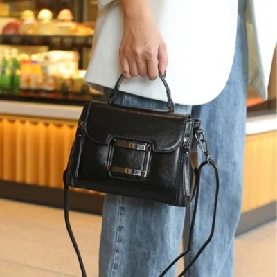 Малка дамска чанта от естествена кожа Black 1221