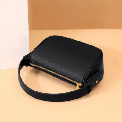 Малка дамска чанта от естествена кожа Black 1222