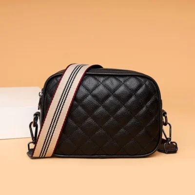 Малка дамска чанта от естествена кожа Black 1226
