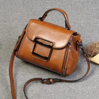 Малка дамска чанта от естествена кожа Brown 1221