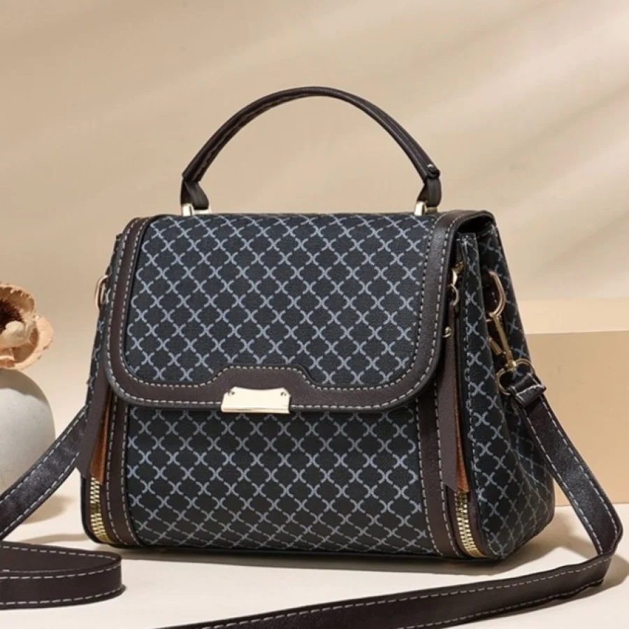 Малка дамска чантичка Dorssey Black - черна (3) Малка дамска чантичка Dorssey Black - черна