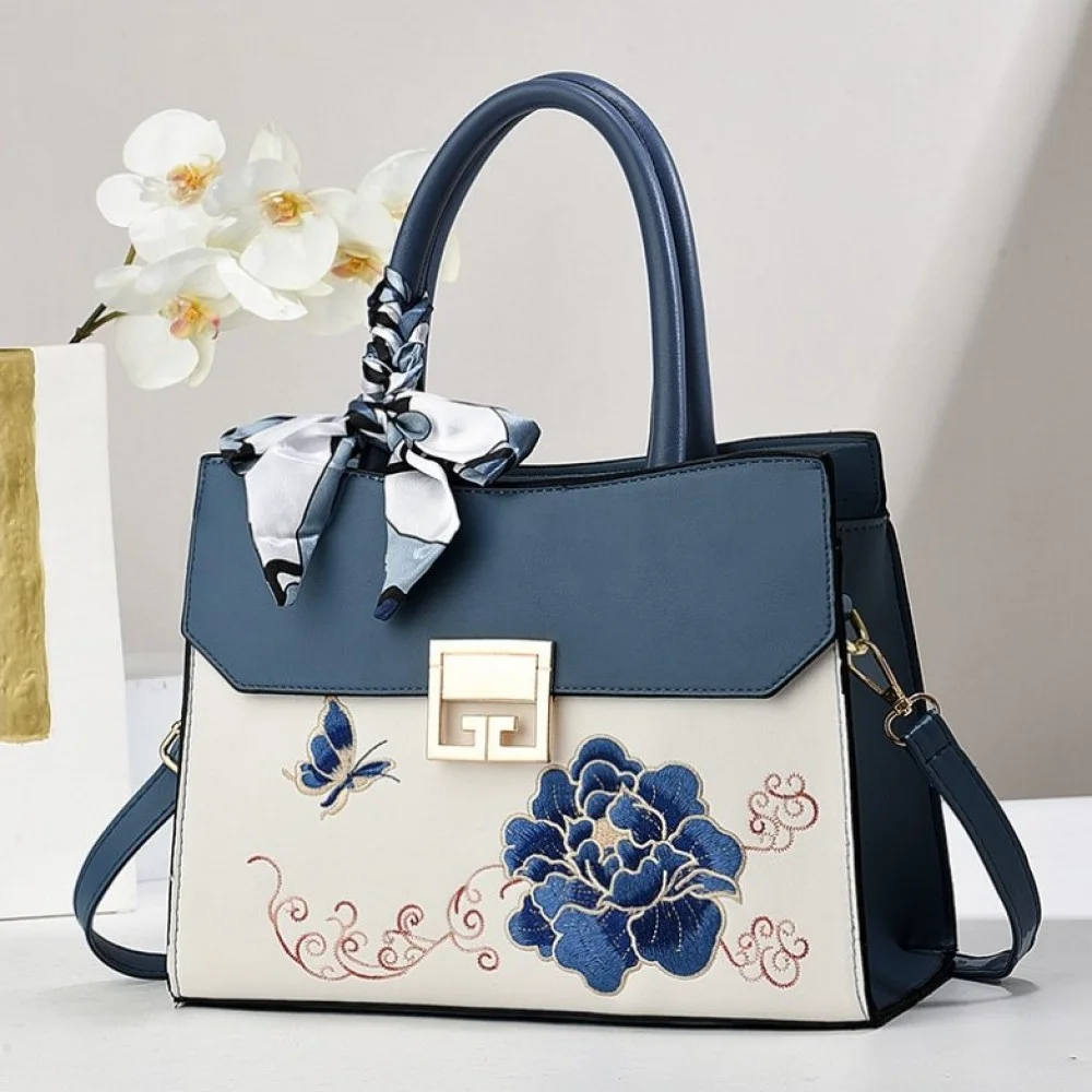 Дамска чанта with Flowers Blue - синя (2) Дамска чанта with Flowers Blue - синя - снимка 2