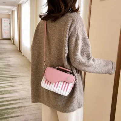 Малка дамска чанта Piano Pink
