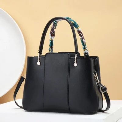 Дамска чанта Smokey Black - черна