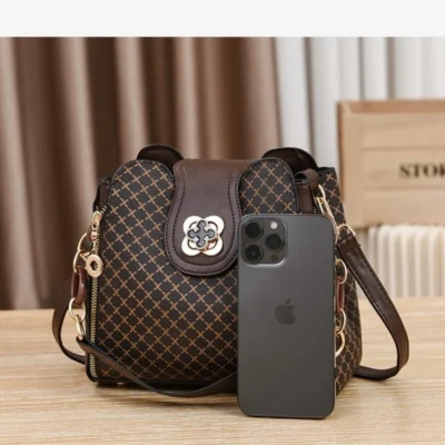 Малка дамска чантa Brown Veton